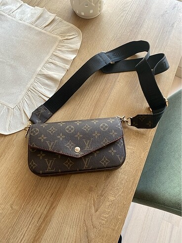 Yves Saint Laurent Bayan çapraz çanta