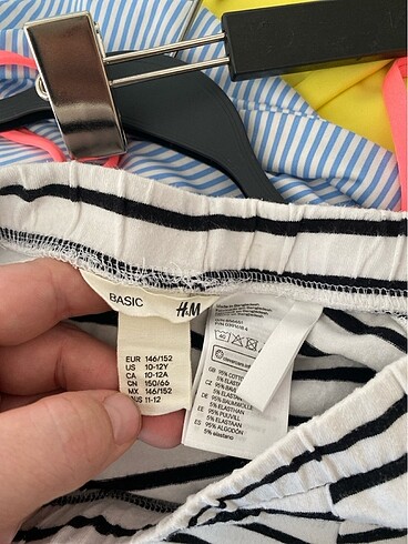 10 Yaş Beden beyaz Renk H&M marka etek çok şık