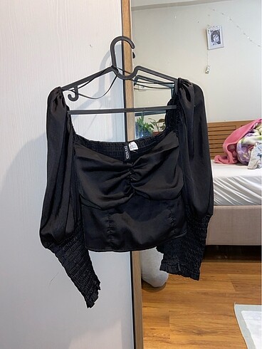 H&M saten üst