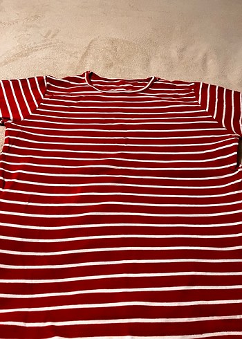 Kırmızı Çizgili Kadın Tişört - Görsel 2