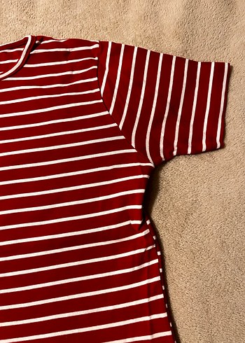 Kırmızı Çizgili Kadın Tişört - Görsel 3