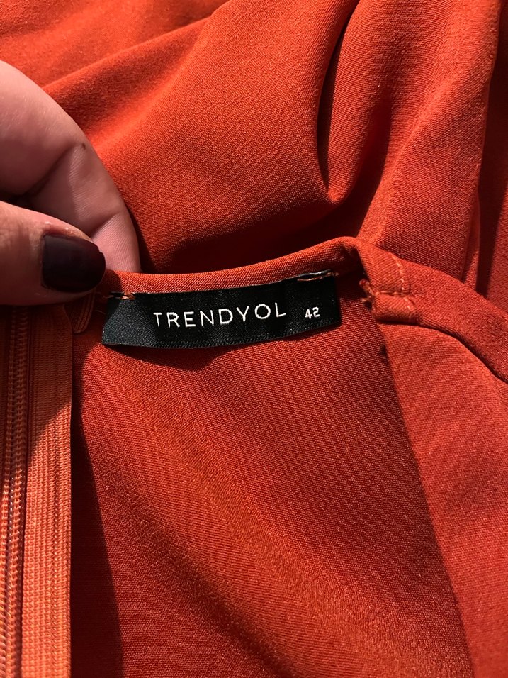 V Yakalı Midi Drapeli Elbise - Görsel 2