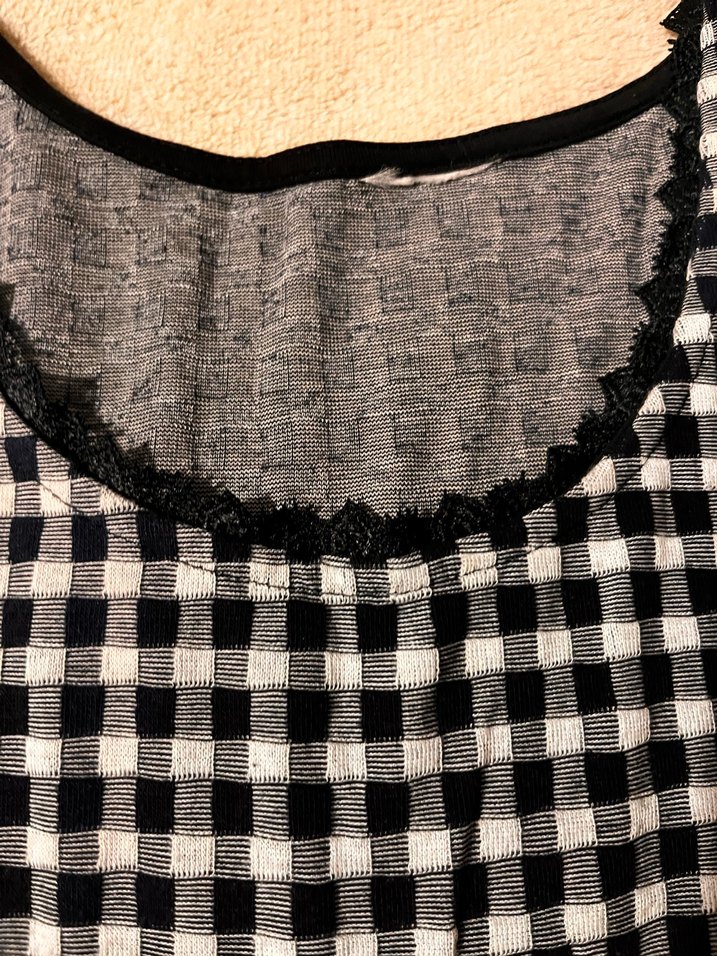 Siyah-Beyaz Kareli kısa Kolsuz Elbise - Görsel 4