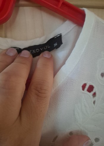 Zarif ve Şık Beyaz Bluz (Trendyol - 36 Beden) - Görsel 3