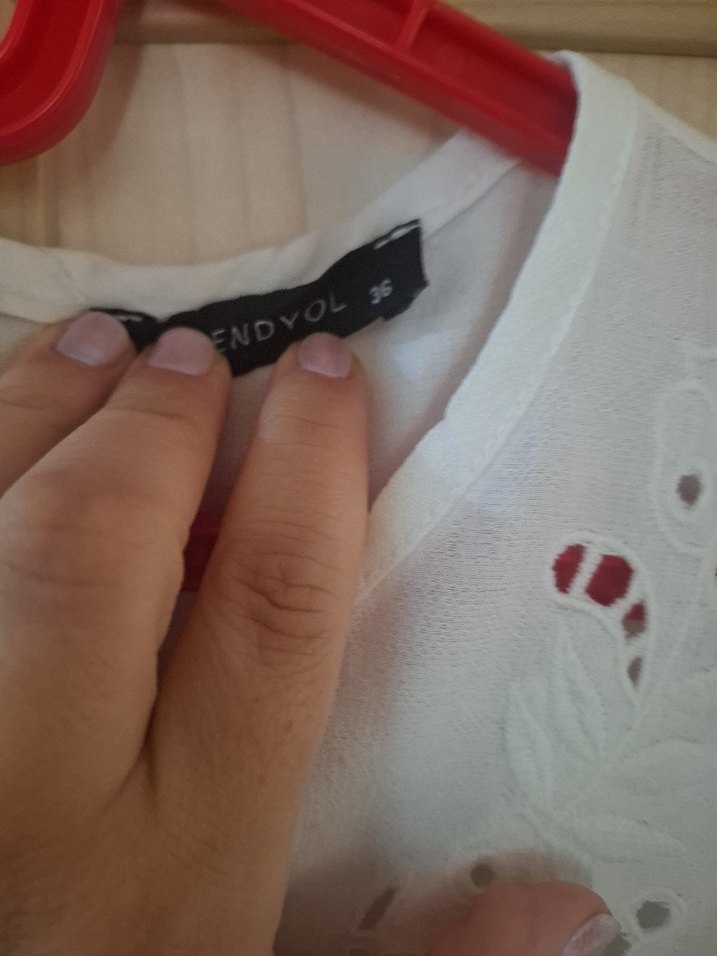 Zarif ve Şık Beyaz Bluz (Trendyol - 36 Beden) - Görsel 3