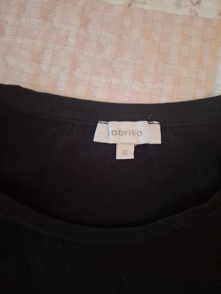 Zarif Taş Detaylı Siyah Tişört
FABRİKA MARKA - Görsel 3