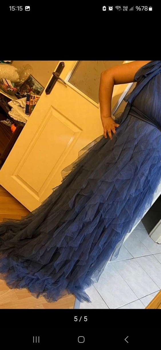 Mavi Tek Omuz Tüllü Abiye Elbise  Yeni, Etiketli - Görsel 3