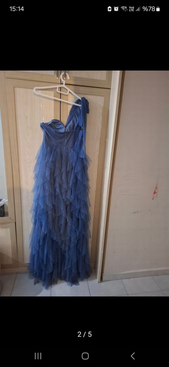 Mavi Tek Omuz Tüllü Abiye Elbise  Yeni, Etiketli - Görsel 2