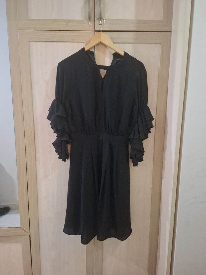 Miss Ipekyol Siyah Fırfırlı Şık Elbise  36 Beden - Görsel 2