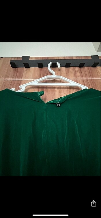 Kadife elbise özel işlenmiş danteller - Görsel 2