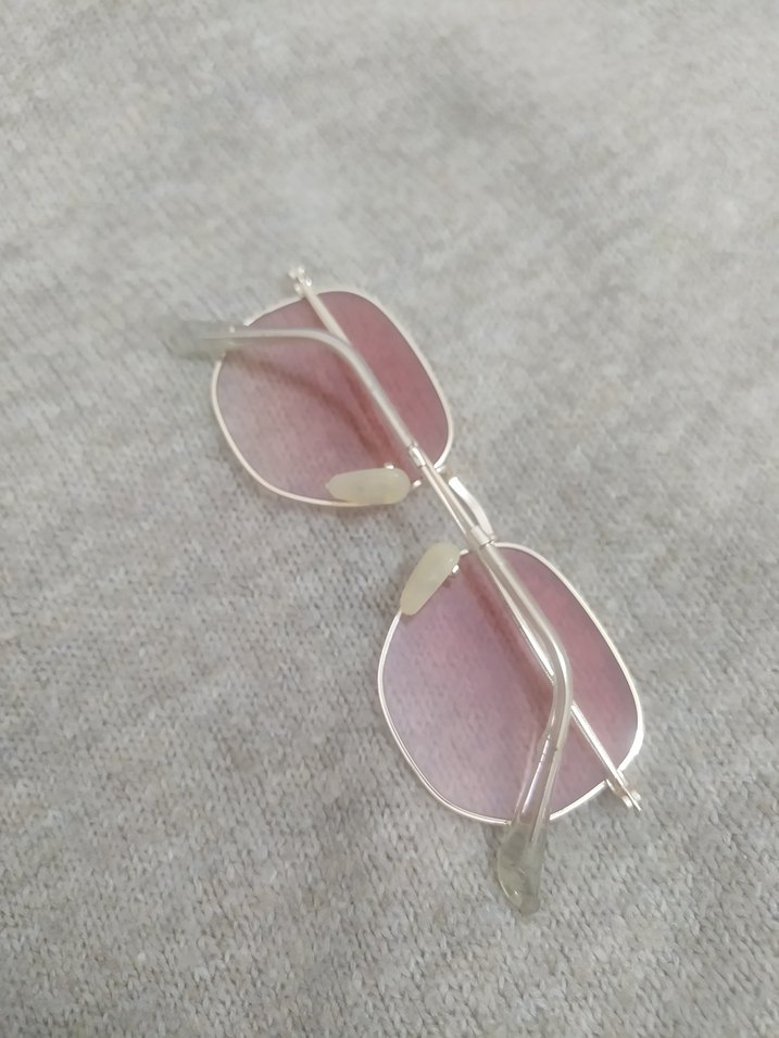 Şeffaf Pembe Minimalist Kadın Gözlüğü - Görsel 4