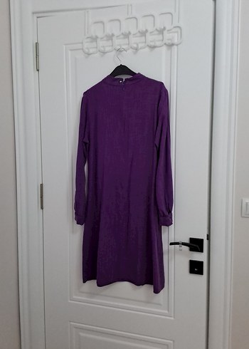 Uzun Mor Keten Elbise, Fırfırlı Yüksek Yaka - Görsel 2