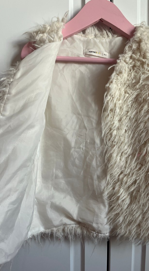 Kız Çocuk Beyaz Kürk Detaylı Yelek - Görsel 3