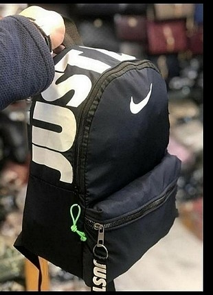 Nike canta