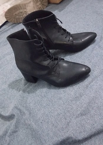 Siyah Stiletto Topuklu Gotik Kadın Bot