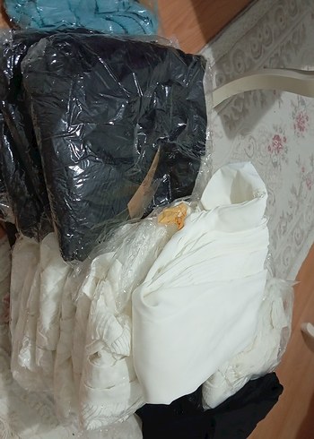 Siyah ve Beyaz gömlek - Görsel 3