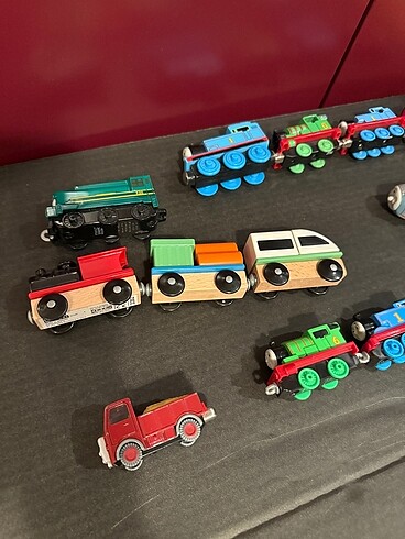 Beden Thomas percy Lorry Lady catilin hugo ve arkadaşkarı ikea tren