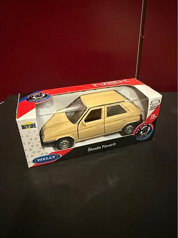 Skoda favorit