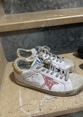 Golden Goose Deluxe ürünü