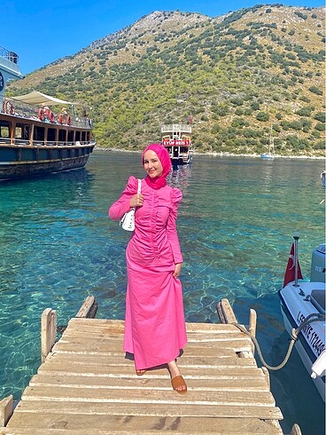 pembe elbise