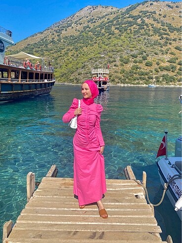 Diğer pembe elbise