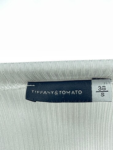 36 Beden beyaz Renk Tiffany Tomato Bluz %70 İndirimli.
