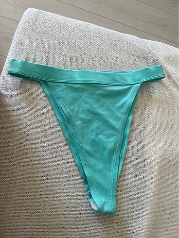 s Beden turkuaz Renk Bikini altı etiketi yok ama hijyen bandı var