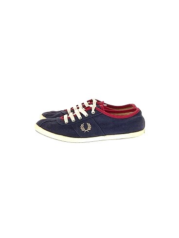 Fred Perry Spor Ayakkabı %70 İndirimli.