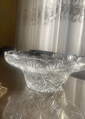 Paşabahçe Beyaz İşlemeli Kristal Ayaklı Vazo