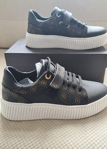 Vakko Sneakers