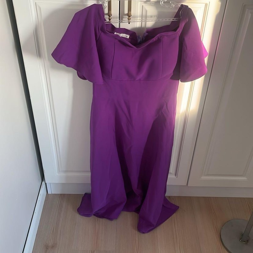 Mor Uzun Kollu Volanlı Elbise - Görsel 2