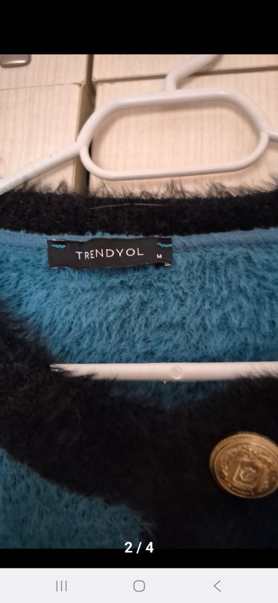 TRENDYOL
.Düğmeli Mavi Kadın Mini Hırka
temiz ..az kullanıldı.. - Görsel 2