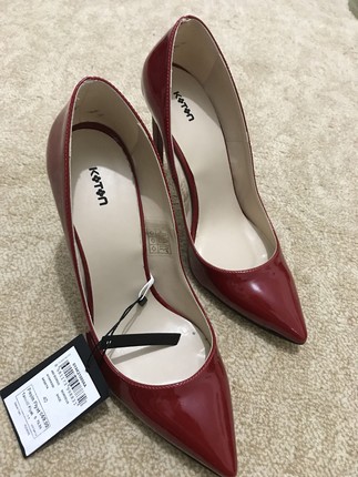 Kullanılmamış Kırmızı Rugan Stiletto