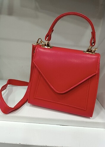 Bayan çantası kırmızı renk 