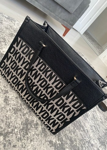 Deri Siyah DKNY Baskılı Fermuarlı Çanta - Görsel 2