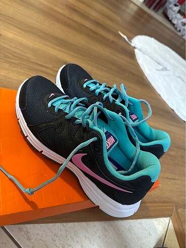 40 Beden Orjinal Nike spor ayakkabı