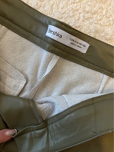 Bershka Suni deri yeşil pantolon - Görsel 3