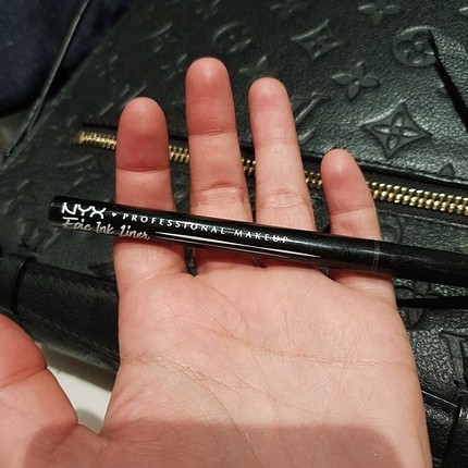 NYX kahverengi waterproof eyeliner