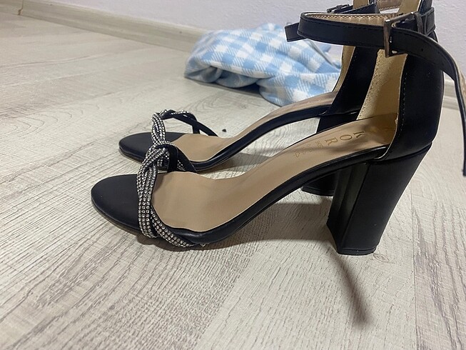 Zara Siyah topuklu ayakkabı