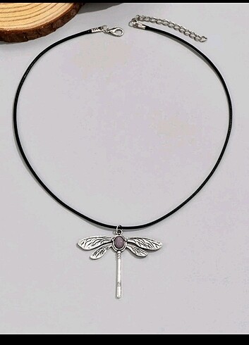Beden siyah Renk Shein dragonfly ithal kolye mevcut..