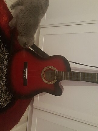 Beden Kırmızı gitar