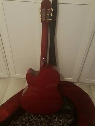  Beden Renk Kırmızı gitar