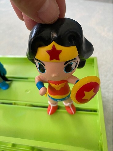  Batman ve Wonder Woman oyuncak