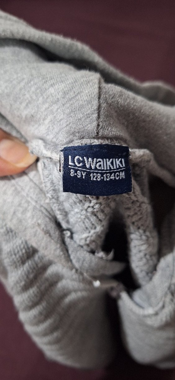 Erkek Çocuk Gri Kapüşonlu Örgü Hırka - Görsel 4