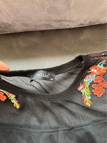 Üstü tül detaylı bluz - Görsel 3