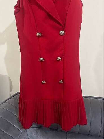 Kırmızı kumaş elbise - Görsel 2