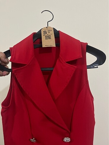 Kırmızı kumaş elbise - Görsel 3