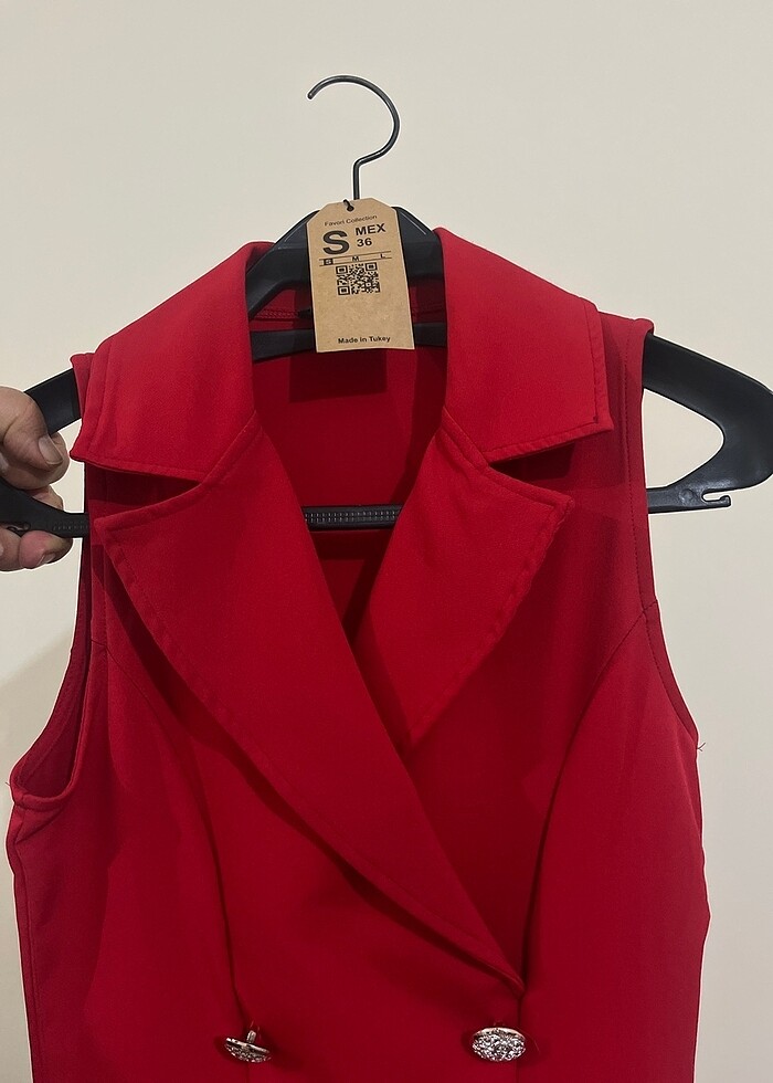 Kırmızı kumaş elbise - Görsel 3