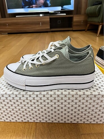 Converse Chuck Taylor All Star Lift