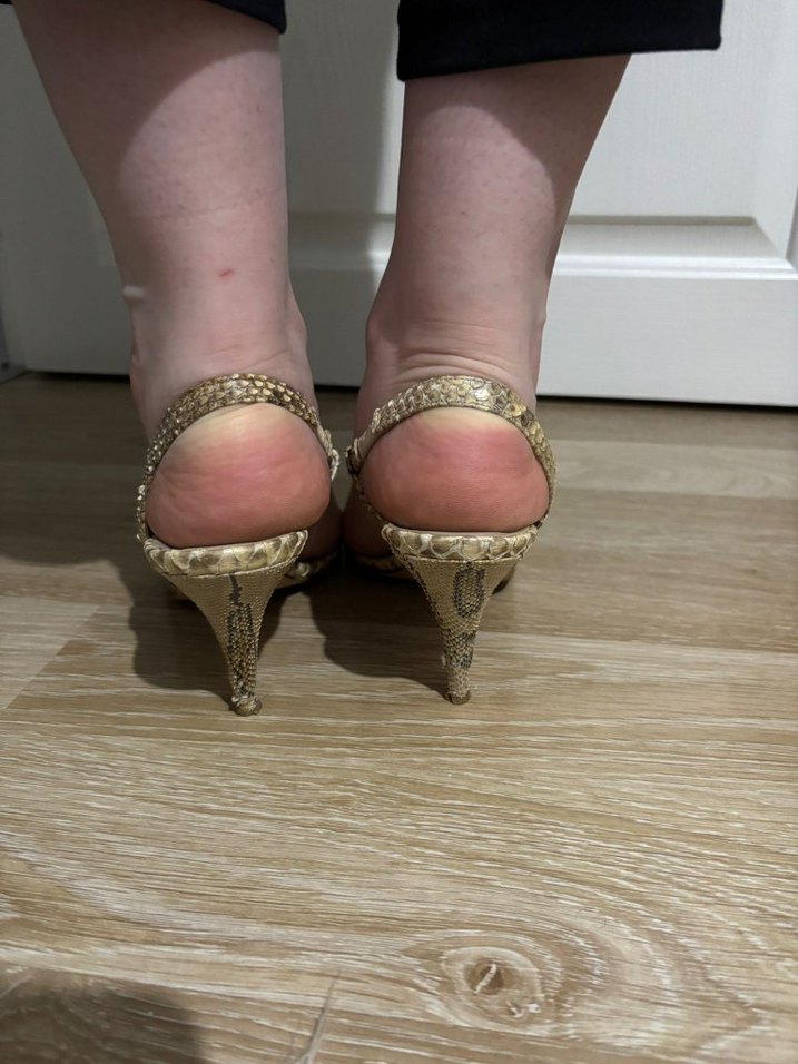 Klasik Bej Yılan Desenli Dolgu Topuklu Kadın Ayakkabı - Görsel 3